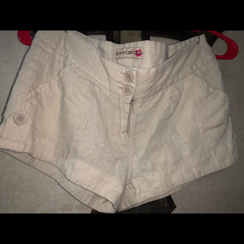 Light khaki Linen shorts